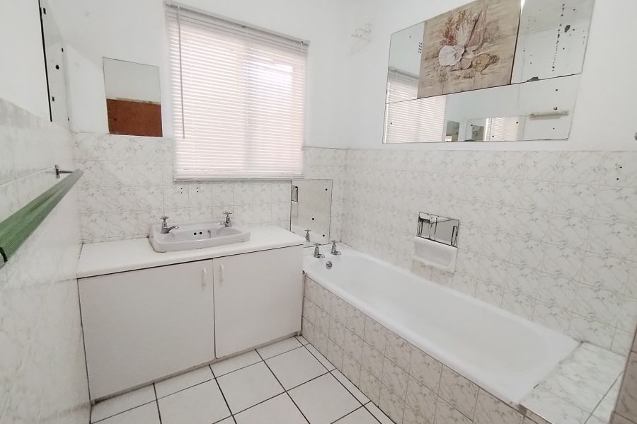 4 Bedroom Property for Sale in Protea Heights Western Cape